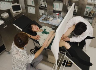 Phim sex Trung Quốc - Bác sĩ chịch luôn bệnh nhân đang đi khám